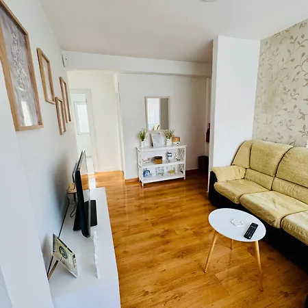 Abuela Maruja - Piso Turistico En * 西宜